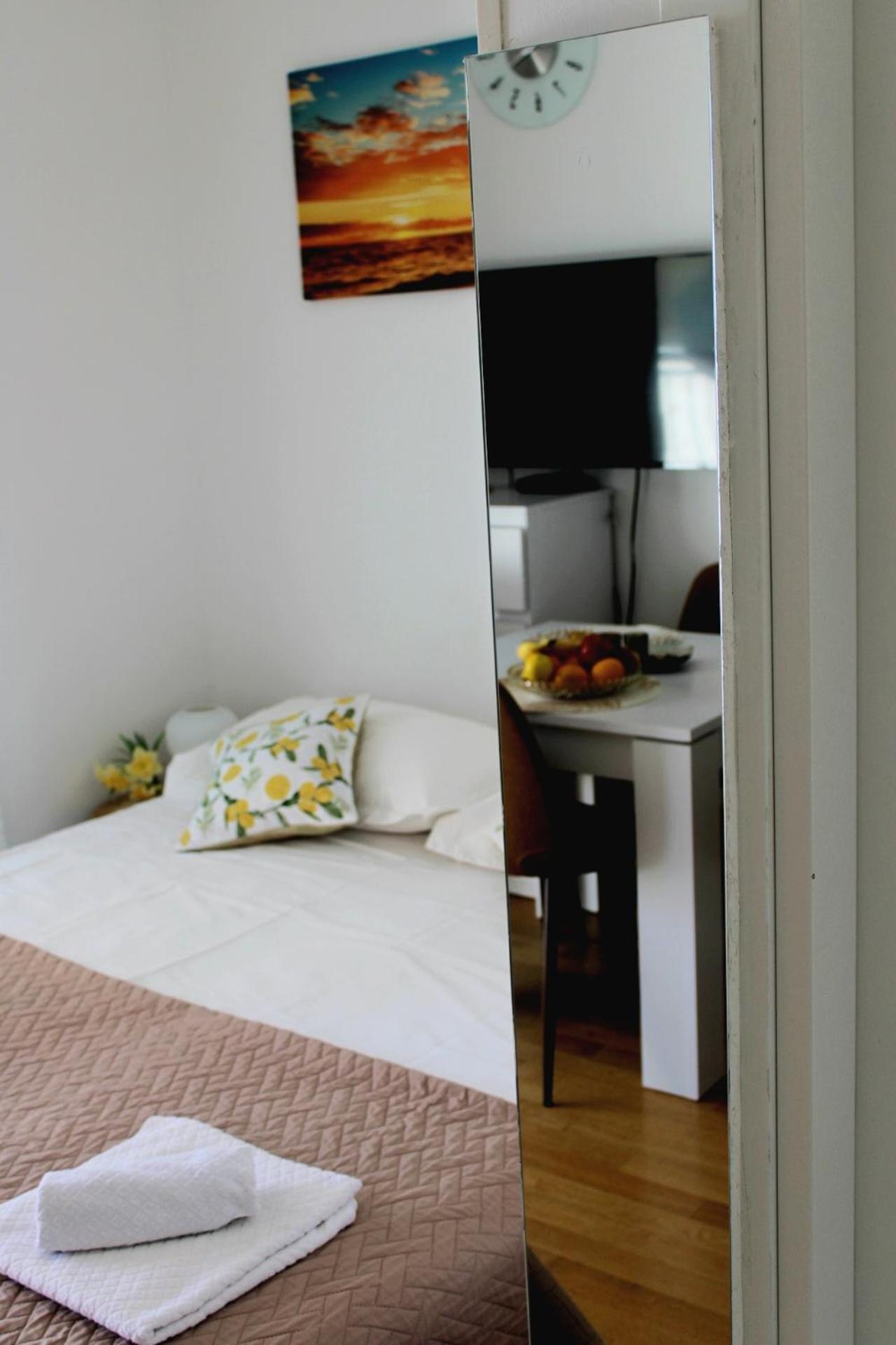 Studio Teuta - Private Parking Split Exterior foto